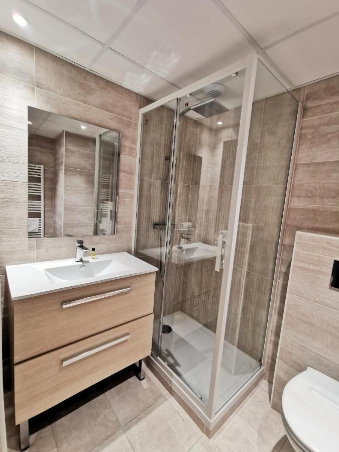 Aparthotel Terres De France - Domaine Du Palais Saint-Lizier Esterno foto