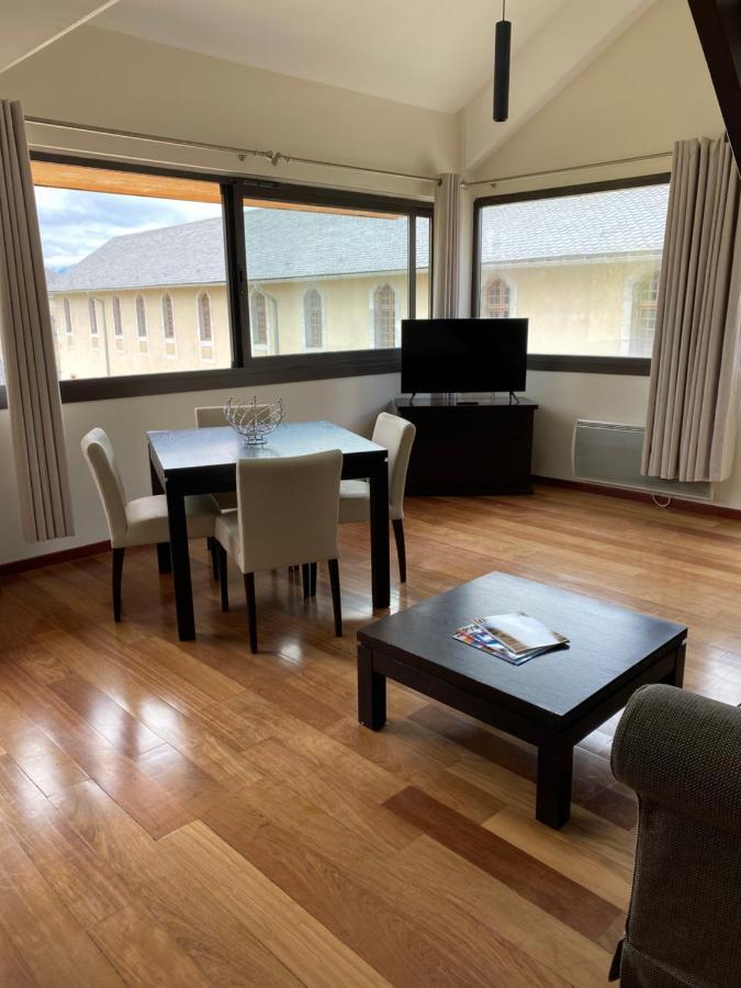 Aparthotel Terres De France - Domaine Du Palais Saint-Lizier Esterno foto